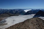 Dalla vetta il ghiacciaio del Gries e il lago omonimo (diga) : sopra il lago la macchia bianca dell'impenetrabile mare di nubi !!!